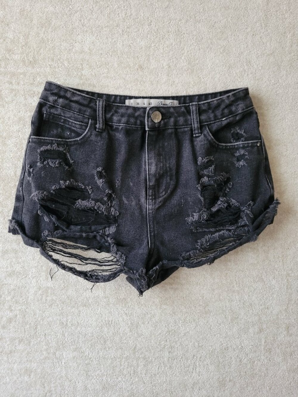 Denim&Co Cutoff Jean Shorts Sz 4 Womens Faded Black Mid Rise Alt Goth Edgy Boho